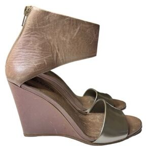 Vince Tan and‎ Gold Rose Metallic Wedge Sandals